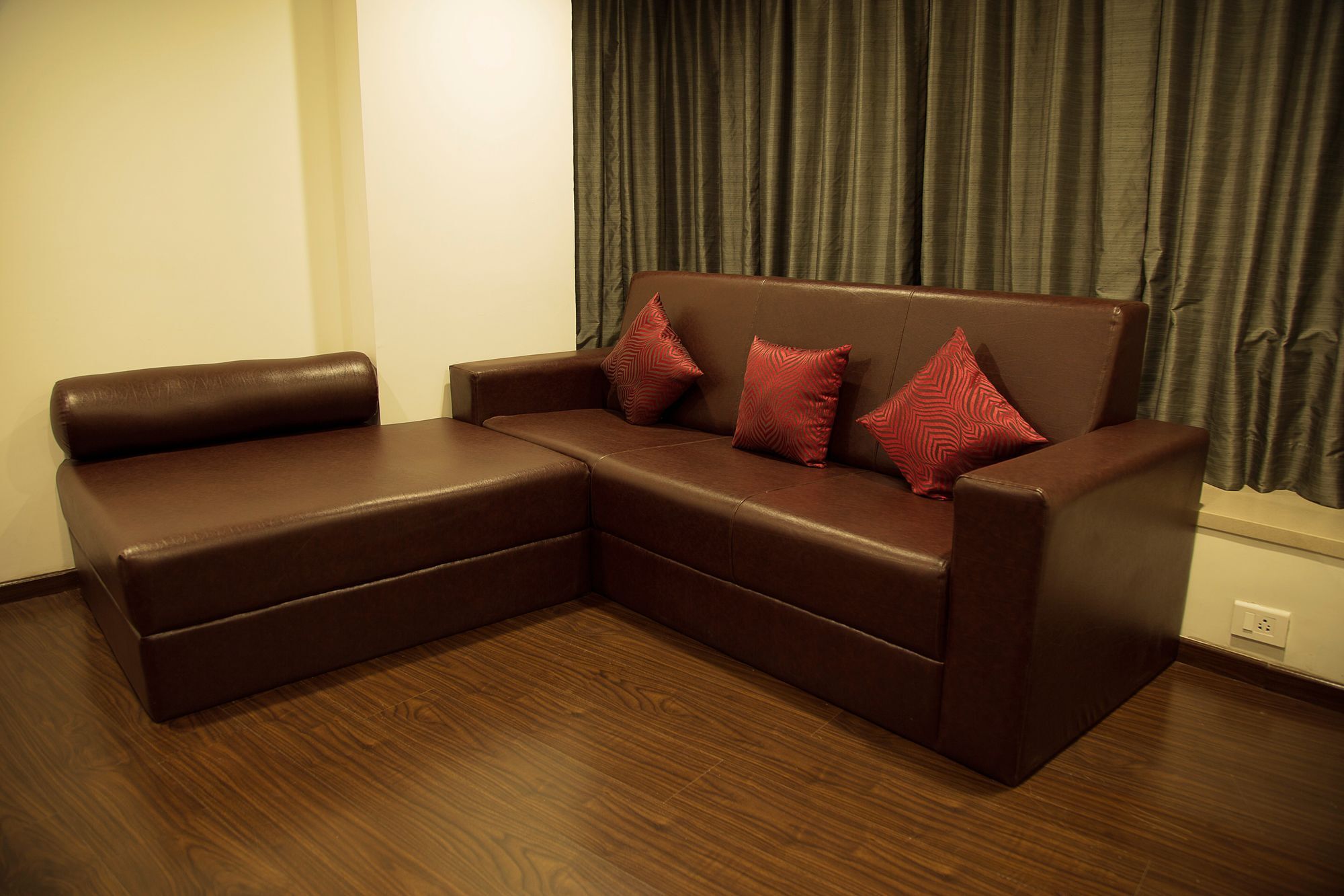 V7 Hotel Chennai Exterior photo